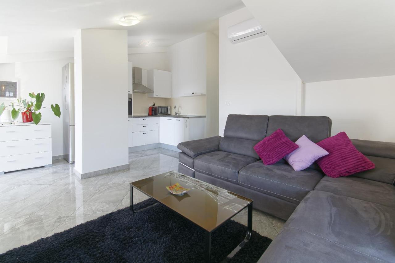 Apartments Goran By Rent Istria Umago Exterior foto